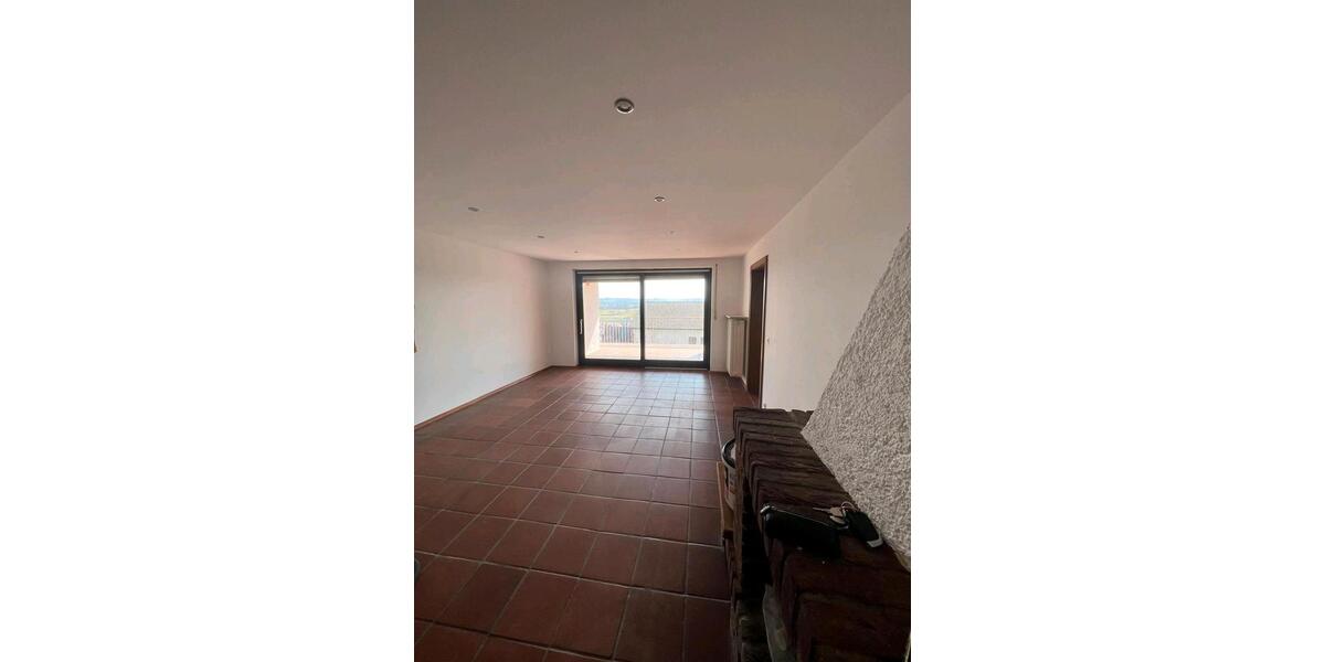 Hochparterre Bruckberg - 5 Zimmer, 120 m&sup2;, 1.200&euro; | Angebot:26444208