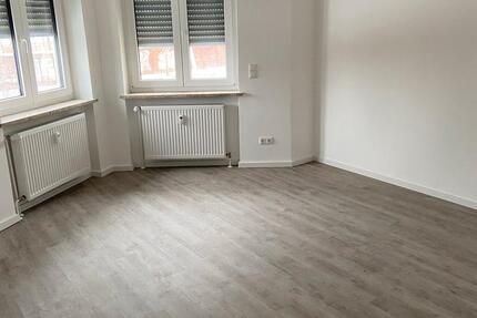 Wohnung Weiden in der Oberpfalz - 2 Zimmer, 82 m&sup2;, 680&euro; | Angebot:26220516