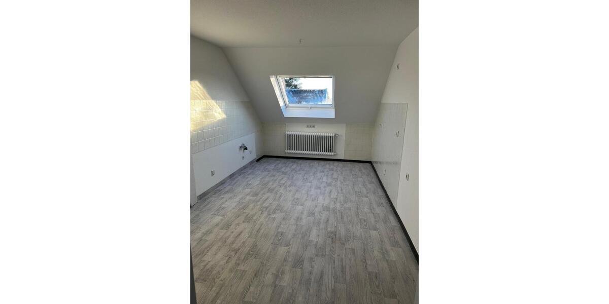 Dachgeschoßwohnung Arnsberg - 3 Zimmer, 79 m&sup2;, 700&euro; | Angebot:24770807