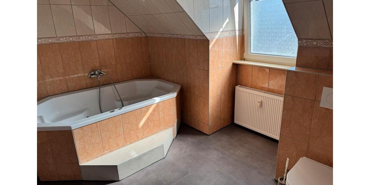Maisonettenwohnung Bergisch Gladbach Gronau - 6 Zimmer, 120 m&sup2;, 1.600&euro; | Angebot:26532292