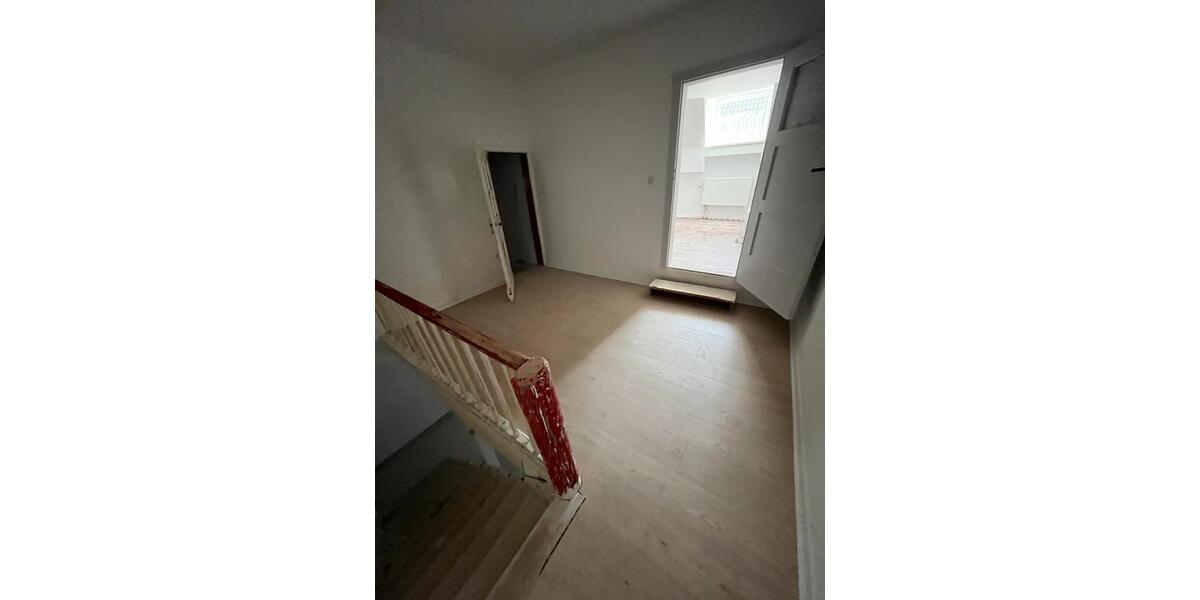 Etagenwohnung Dassel - 3 Zimmer, 110 m&sup2;, 600&euro; | Angebot:25427701