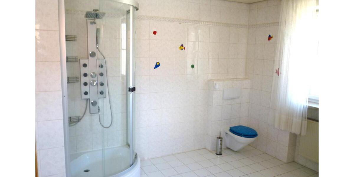 Etagenwohnung Aichen - 6 Zimmer, 202 m&sup2;, 990&euro; | Angebot:26261881