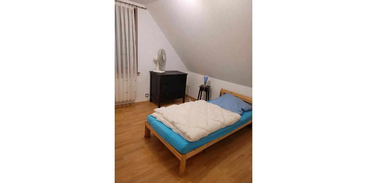 möbliertes ZimmerWohnung voll ausgestattet mit Schreibtisch 1 zimmer