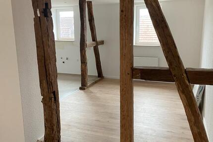 Haus Dransfeld - 7 Zimmer, 180 m&sup2;, 1.500&euro; | Angebot:26004342