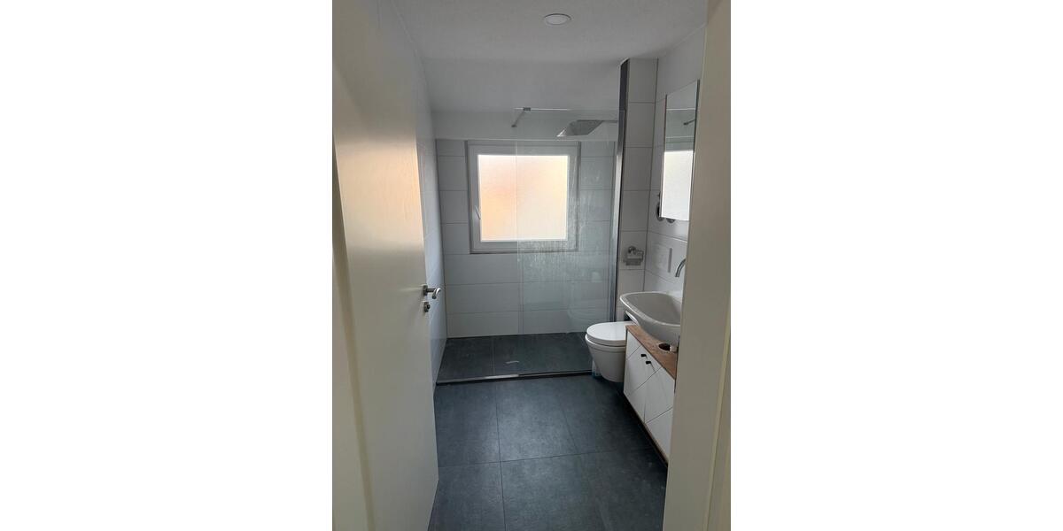 Dachgeschoßwohnung Schwaikheim - 3 Zimmer, 80 m&sup2;, 1.300&euro; | Angebot:24551496