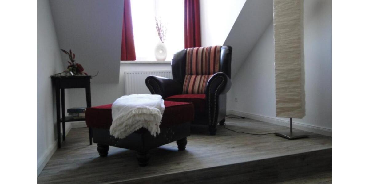 Dachgeschoßwohnung Jüterbog - 3 Zimmer, 107 m&sup2;, 1.175&euro; | Angebot:23068108