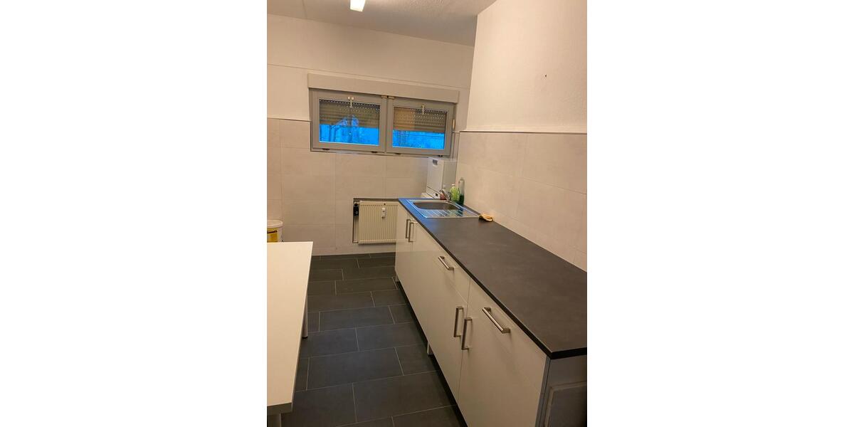 Ebenerdig WerkstattLagerBüro 275 qm 7€qm Rolltor 18107 HRO zimmer