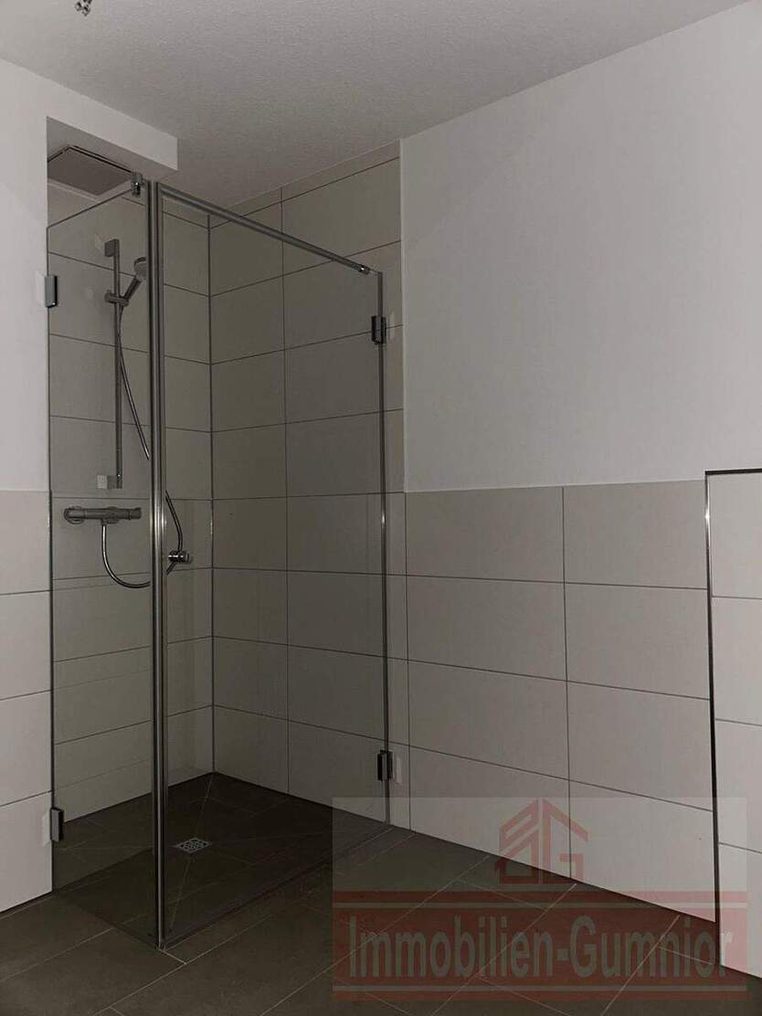 IMMOBILIEN GUMNIOR präsentiert: helle 3-Zimmer-Dachgeschosswohnung in Rheine 3 zimmer