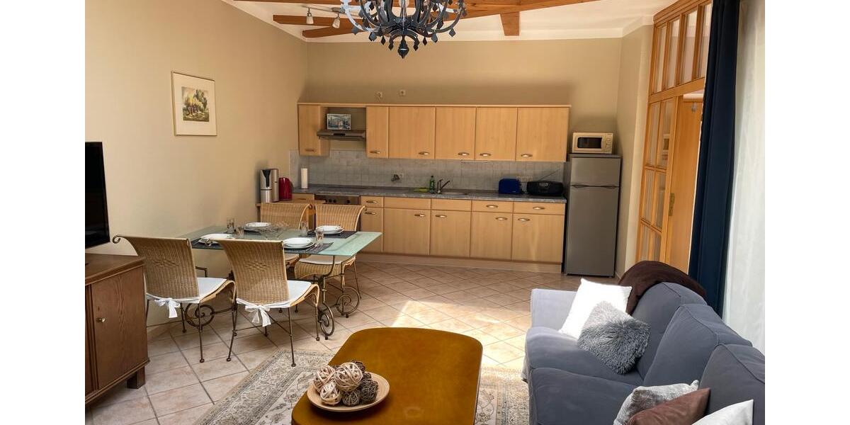 Erdgeschoßwohnung Schwerin Altstadt - 2 Zimmer, 60 m&sup2;, 1.250&euro; | Angebot:24552991