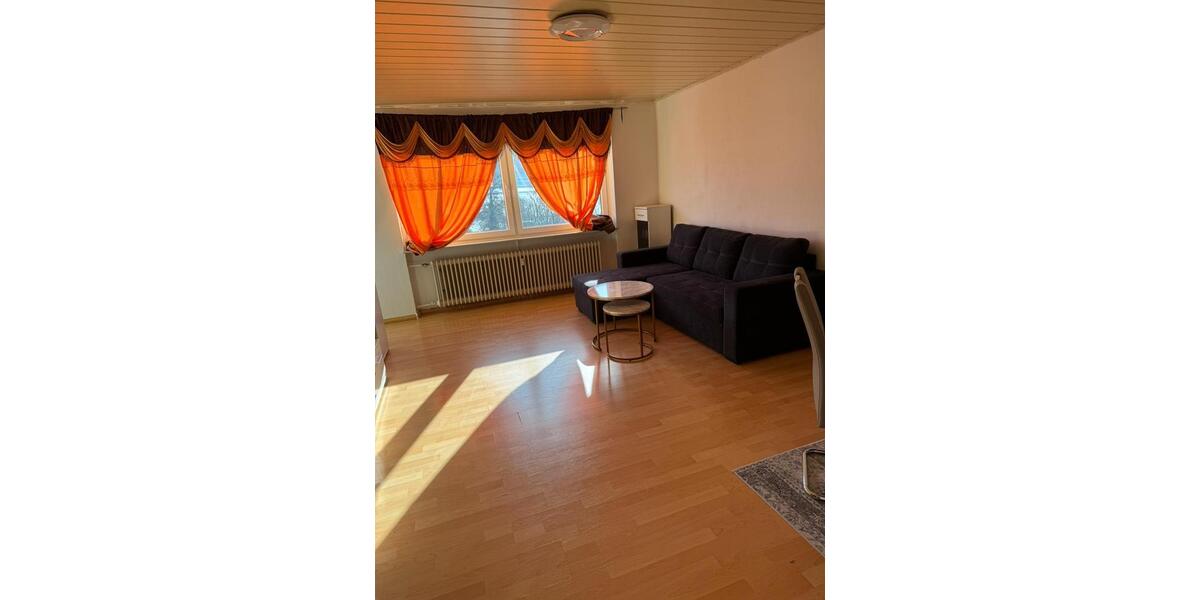 Etagenwohnung Neukirchen - 3 Zimmer, 70 m&sup2;, 550&euro; | Angebot:25055603