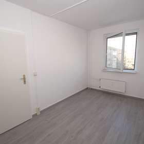 3-Zimmer-Wohnung mit BALKON, Badewanne, neu renoviert 3 zimmer