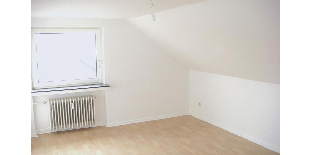 Dachgeschoßwohnung Uetze - 3 Zimmer, 80 m&sup2;, 545&euro; | Angebot:25825453