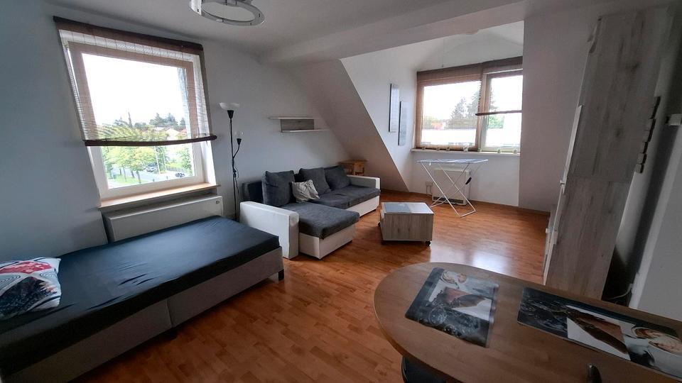 Helle Wohnung in Steglitz für langfristige Untervermietung.