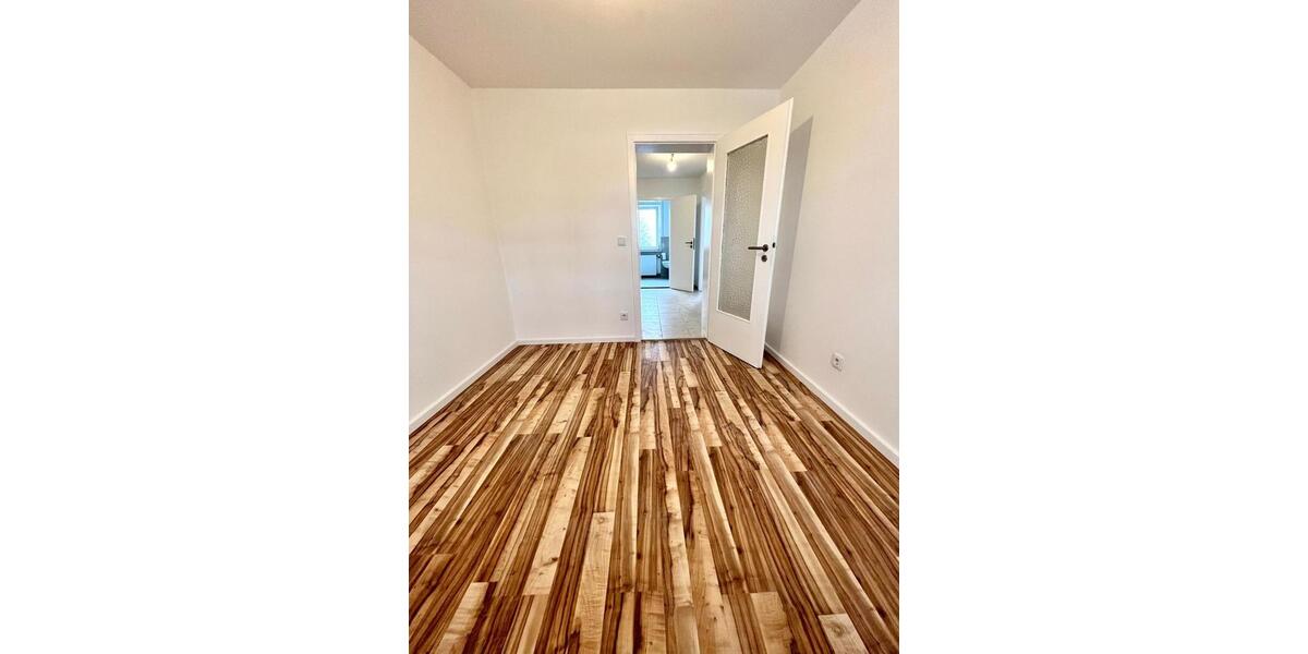 Reihenhaus Kaufbeuren - 7.5 Zimmer, 190 m&sup2;, 2.250&euro; | Angebot:26633125