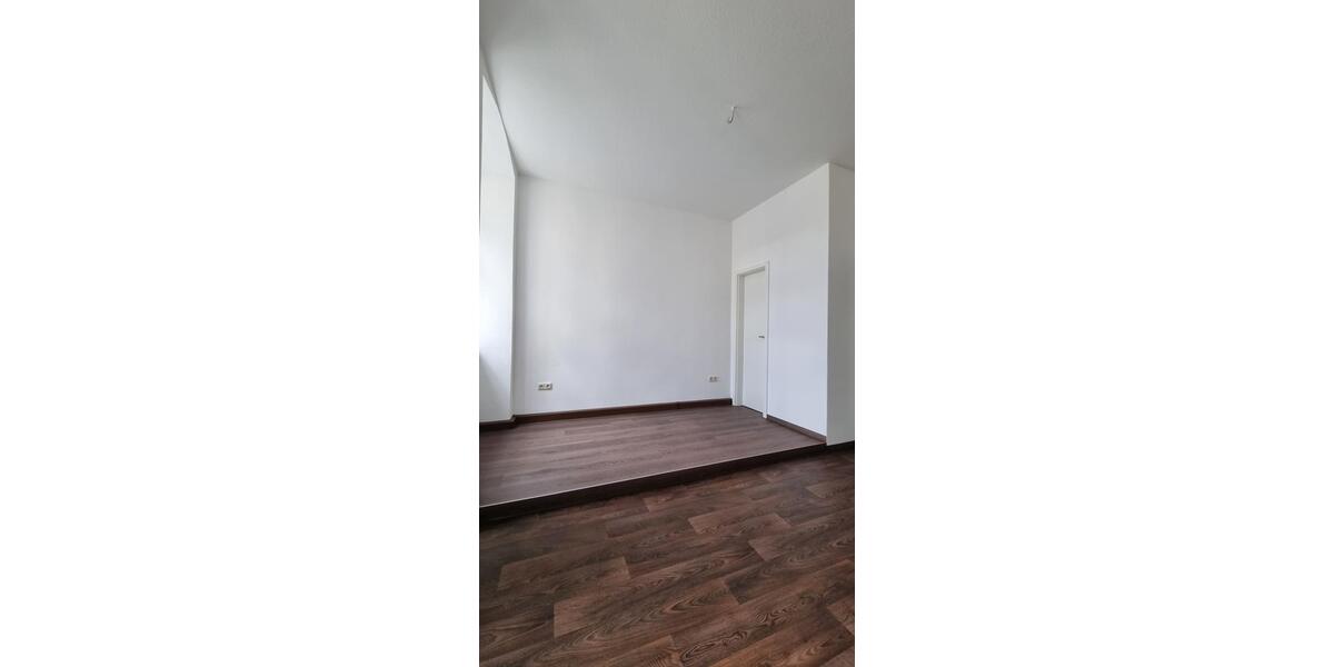 Etagenwohnung Schleiz - 3 Zimmer, 100 m&sup2;, 800&euro; | Angebot:26003734