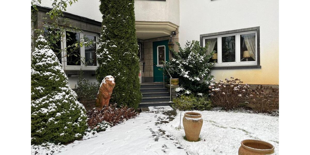 Erdgeschoßwohnung Bonn Lannesdorf - 3 Zimmer, 160 m&sup2;, 1.850&euro; | Angebot:24701227