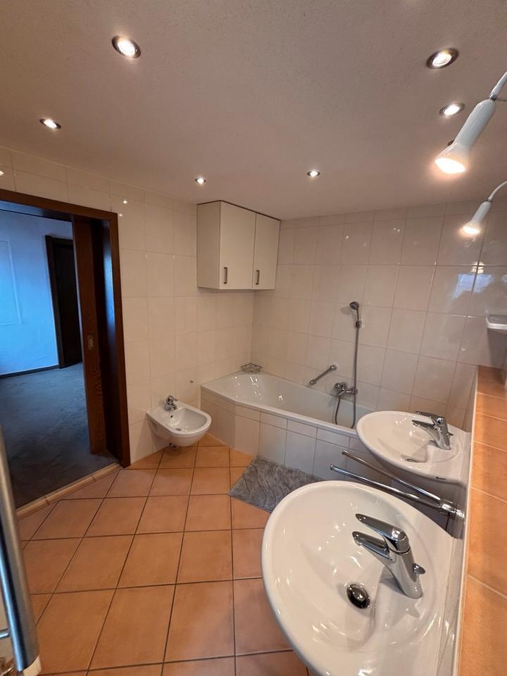 Schöne WG Zimmerwohnung zu vermieten