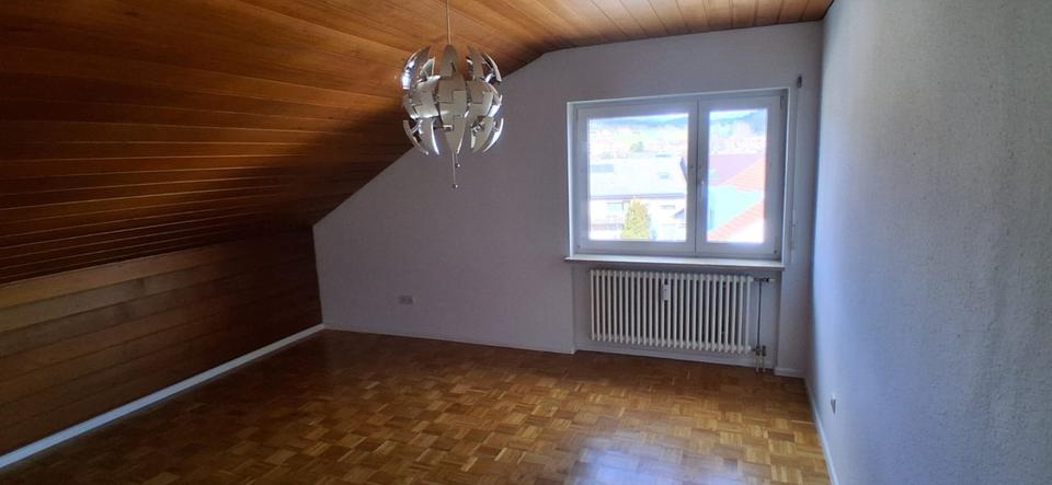 Dachgeschoßwohnung Steinen - 2 Zimmer, 45 m&sup2;, 550&euro; | Angebot:26024502