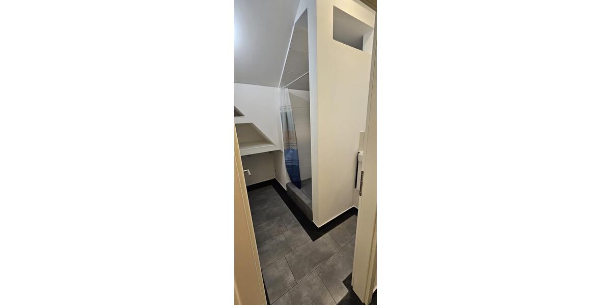 Dachgeschoßwohnung Pommelsbrunn - 3 Zimmer, 90 m&sup2;, 850&euro; | Angebot:24980464