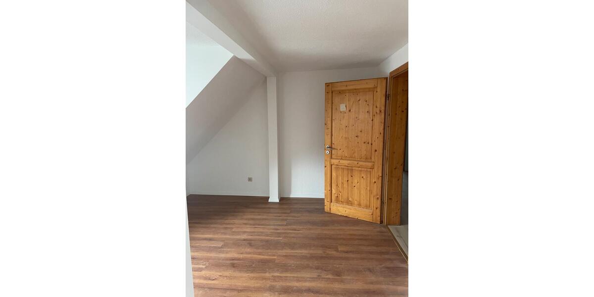 Dachgeschoßwohnung Idar-Oberstein Oberstein - 4 Zimmer, 98 m&sup2;, 600&euro; | Angebot:24650306