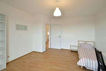 WG-Zimmer in Frankfurt am Main 585 € 17 m² zimmer