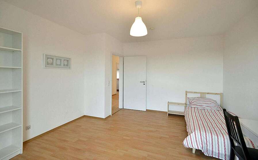 WG-Zimmer in Frankfurt am Main 585 € 17 m² zimmer