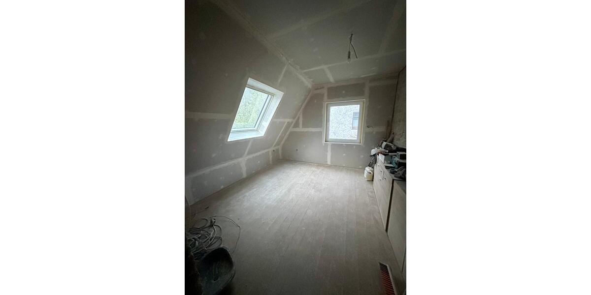 Dachgeschoßwohnung Sundern (Sauerland) - 3 Zimmer, 89 m&sup2;, 750&euro; | Angebot:26662278