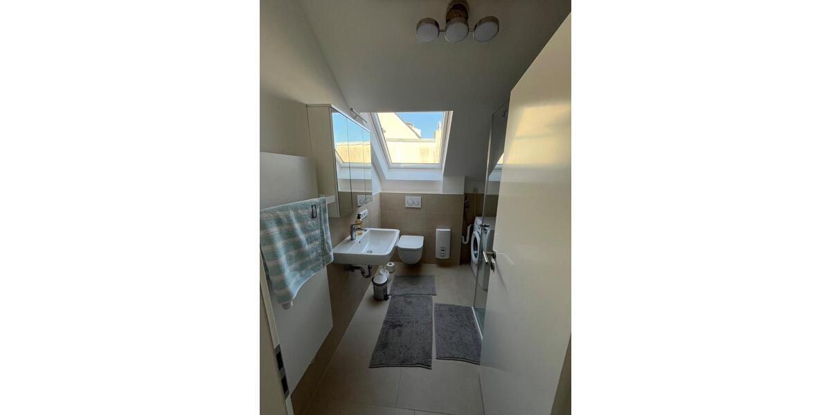 Wohnen auf Zeit Düsseldorf Pempelfort - 2.5 Zimmer, 67 m&sup2;, 1.250&euro; | Angebot:26517761