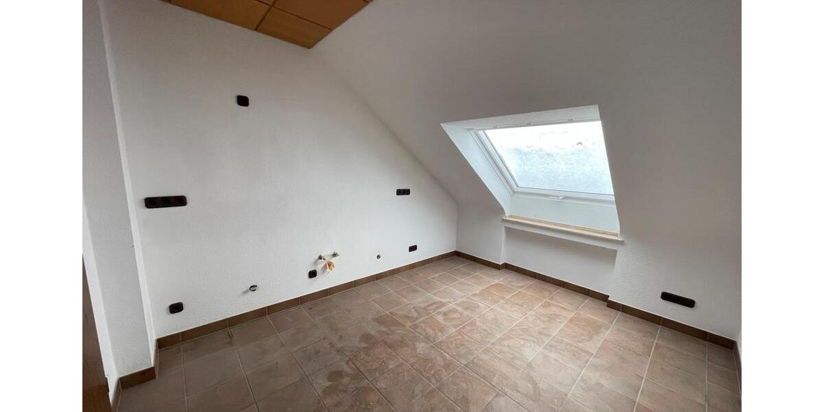 Dachgeschoßwohnung Mönchengladbach - 2 Zimmer, 70 m&sup2;, 690&euro; | Angebot:24454370