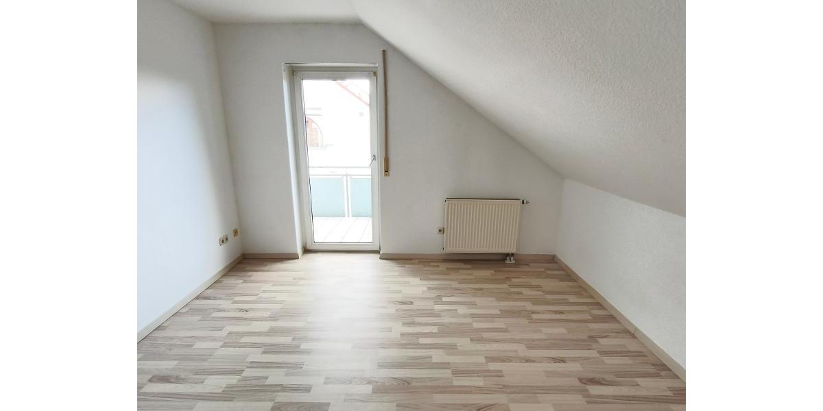 3 Zi. Wohnung (Nr. 6) im DG (2. OG) mit Balkon und Garage - Etagenwohnung Erlangen OT Dechsendorf | Angebot:24315669