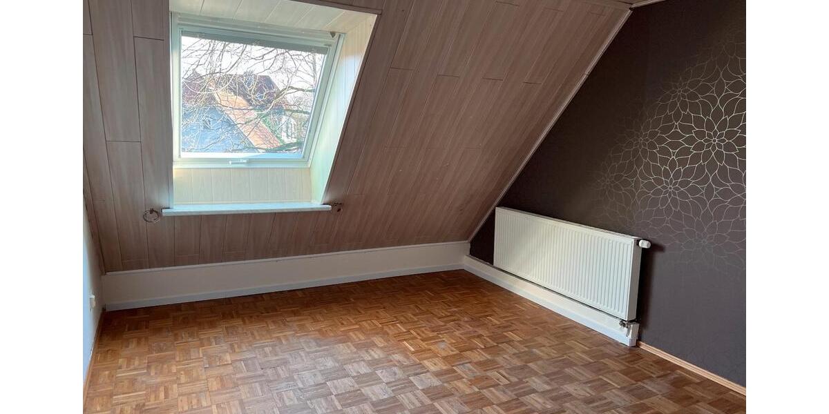 Dachgeschoßwohnung Geseke - 6 Zimmer, 180 m&sup2;, 890&euro; | Angebot:26461476