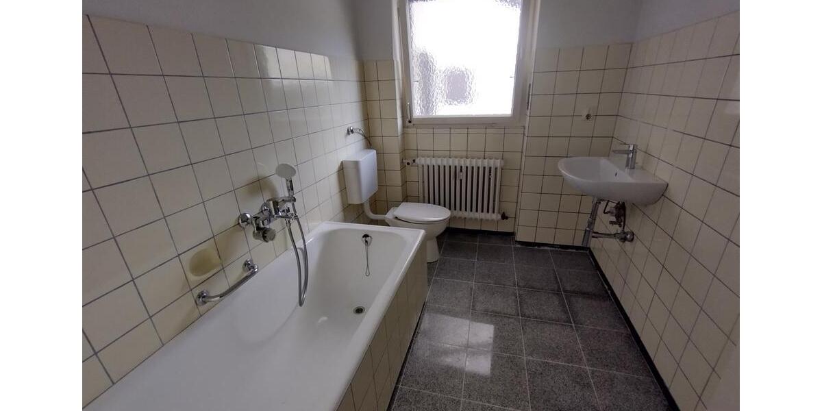Erdgeschoßwohnung Bad Herrenalb - 3 Zimmer, 119 m&sup2;, 1.195&euro; | Angebot:21622793
