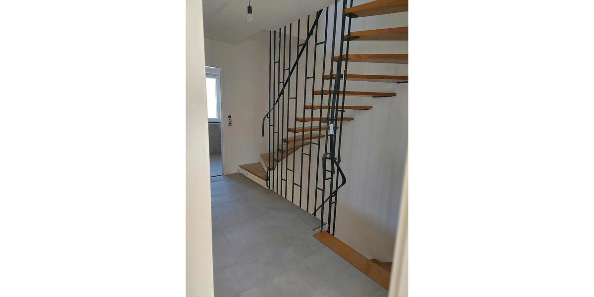 Etagenwohnung Mauerstetten - 6 Zimmer, 140 m&sup2;, 1.540&euro; | Angebot:25844275