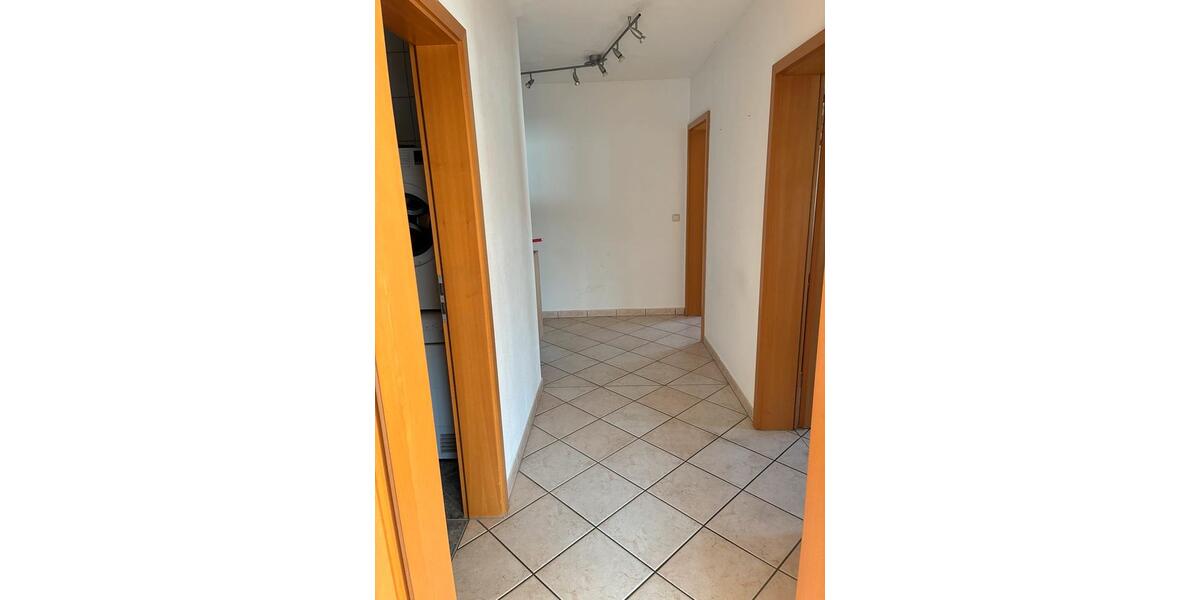 Etagenwohnung Traunreut Irsing - 3 Zimmer, 85 m&sup2;, 1.150&euro; | Angebot:25844468