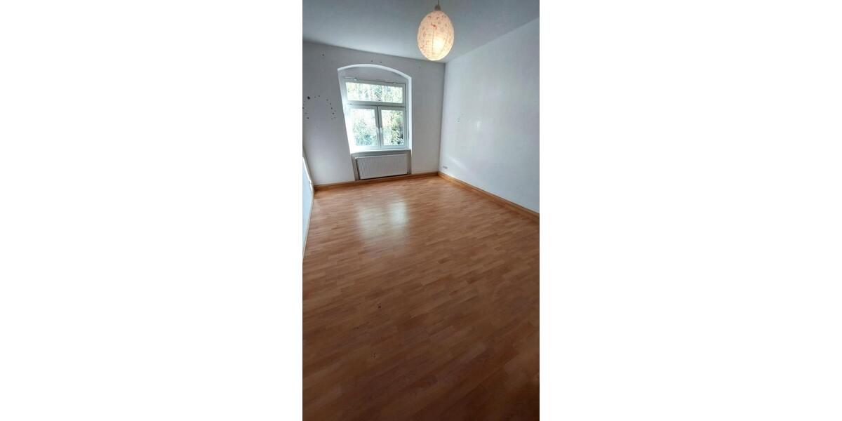Etagenwohnung Weißenfels - 4 Zimmer, 121 m&sup2;, 665&euro; | Angebot:26260688