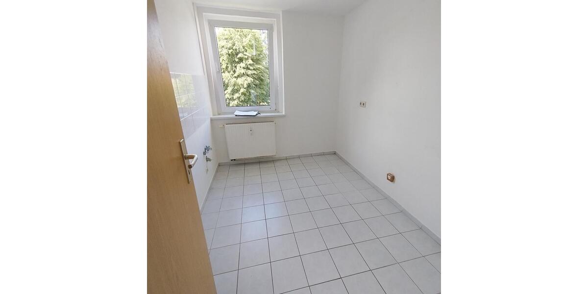 Etagenwohnung Waldheim - 3 Zimmer, 65 m&sup2;, 339&euro; | Angebot:23701180