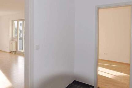 naturnah und doch kurze Weg: sehr ruhige, helle 2 Zimmer Wohnung mit Balkon in Karlsfeld 2 zimmer