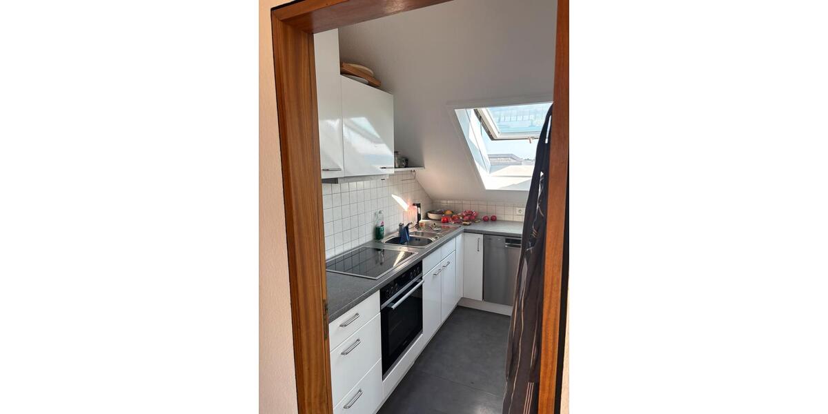 Dachgeschoßwohnung Stuttgart Sillenbuch - 3 Zimmer, 80 m&sup2;, 1.500&euro; | Angebot:25223834