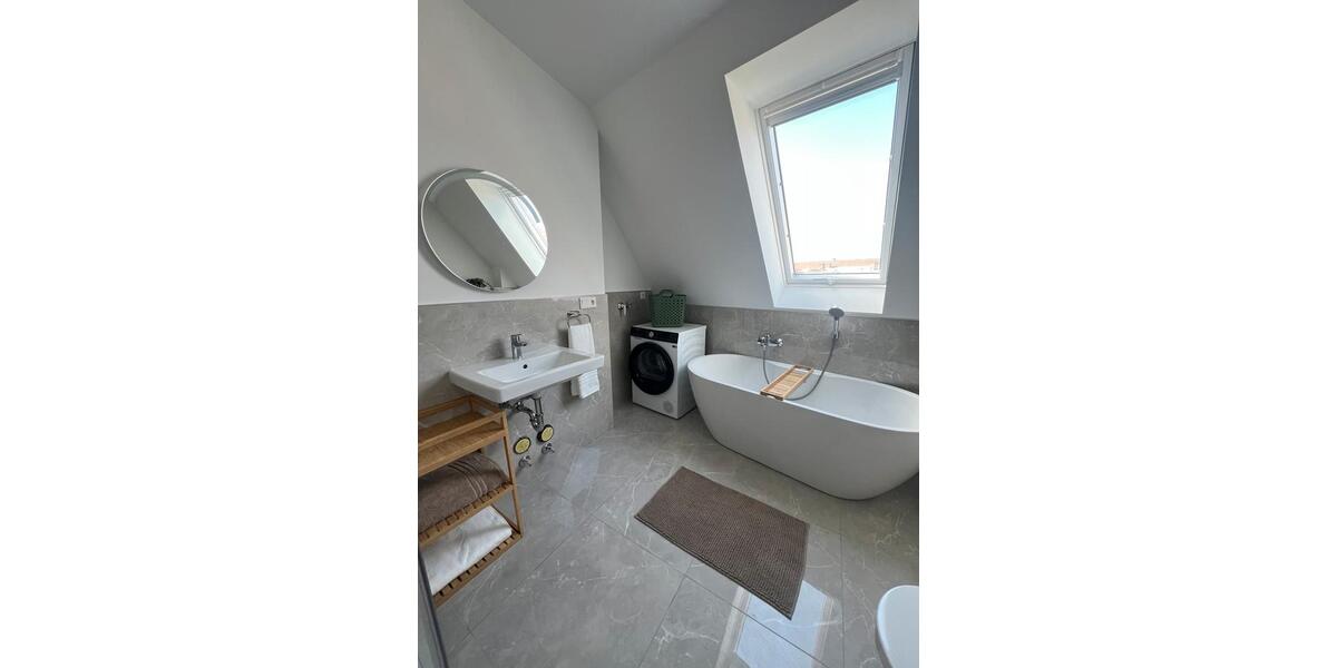 Dachgeschoßwohnung Berlin Mitte - 3.5 Zimmer, 155 m&sup2;, 2.690&euro; | Angebot:25904194