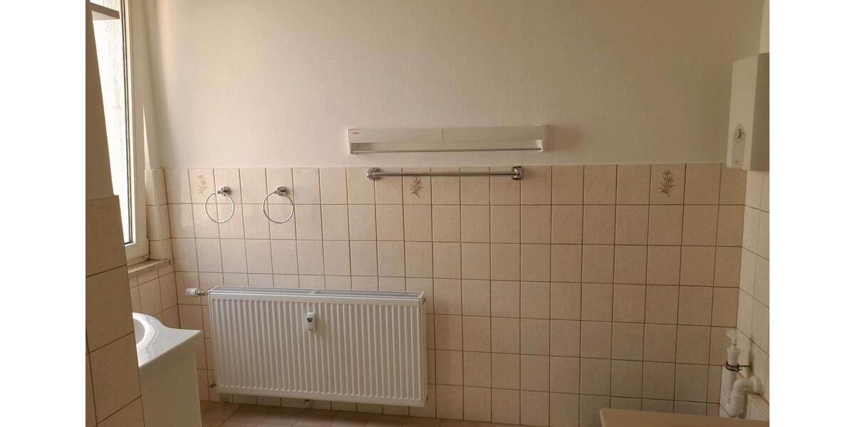 Etagenwohnung Groitzsch - 2 Zimmer, 70 m&sup2;, 490&euro; | Angebot:25831506