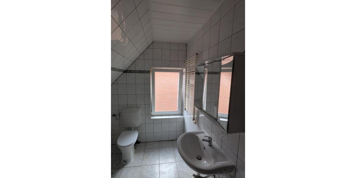 Einfamilienhaus Porta Westfalica - 4 Zimmer, 100 m&sup2;, 1.000&euro; | Angebot:25755306