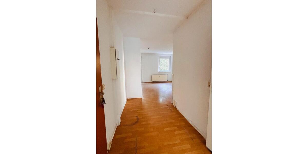 Etagenwohnung Suhl - 4 Zimmer, 68 m&sup2;, 360&euro; | Angebot:23843034