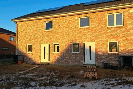 Haus Lasbek - 4 Zimmer, 125 m&sup2;, 1.600&euro; | Angebot:25175826