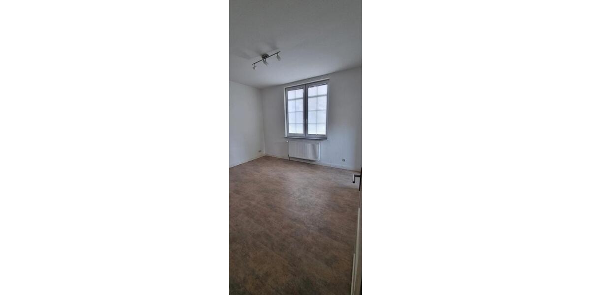 Einfamilienhaus Wiesmoor - 8 Zimmer, 165 m&sup2;, 1.300&euro; | Angebot:26051502