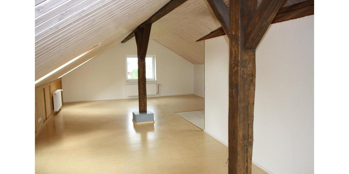 Dachgeschoßwohnung Germaringen - 3 Zimmer, 63 m&sup2;, 475&euro; | Angebot:26519052