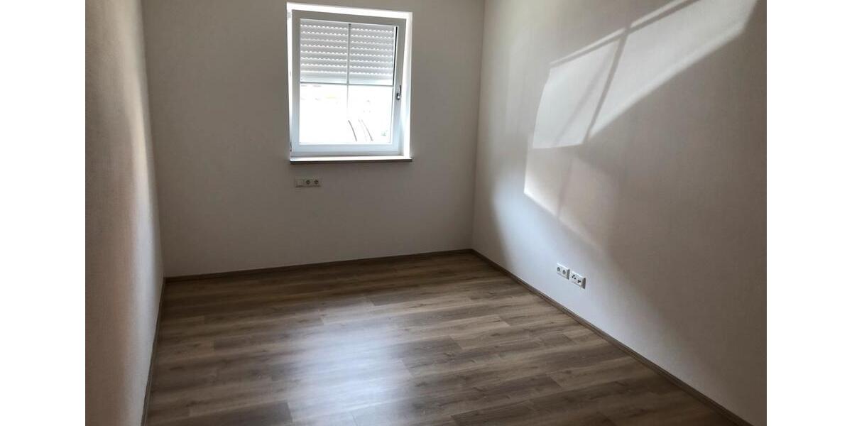 Erdgeschoßwohnung Ederheim - 3 Zimmer, 100 m&sup2;, 900&euro; | Angebot:26552029