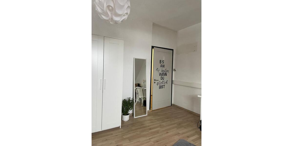 Dachgeschoßwohnung Vechta - 5 Zimmer, 18 m&sup2;, 280&euro; | Angebot:25349358