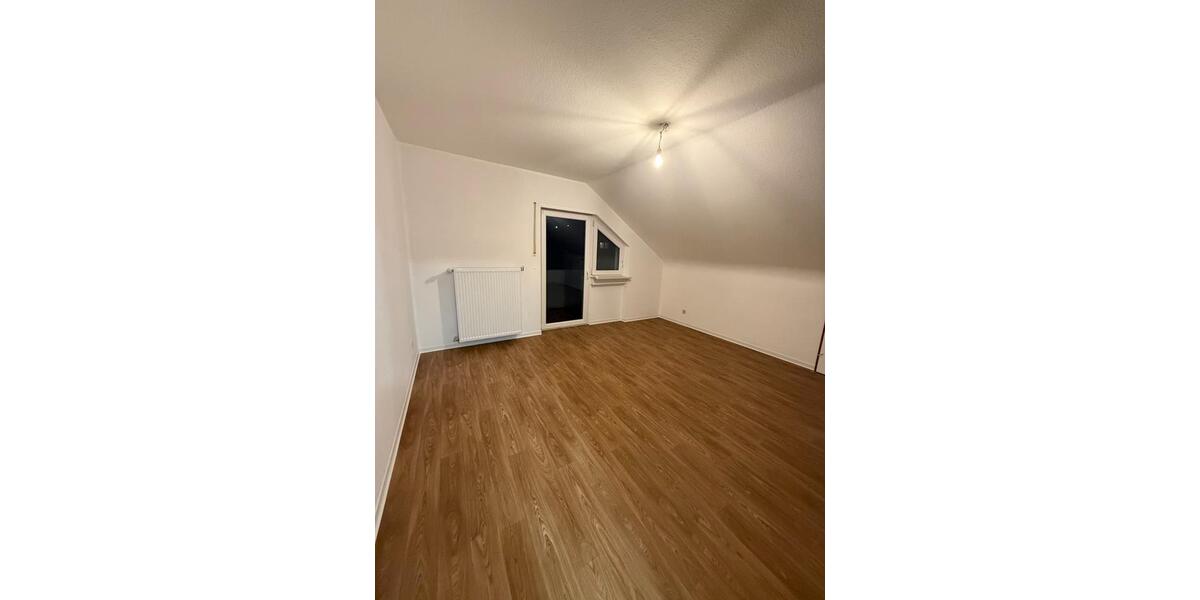 Dachgeschoßwohnung Zweibrücken - 2.5 Zimmer, 70 m&sup2;, 650&euro; | Angebot:24504509