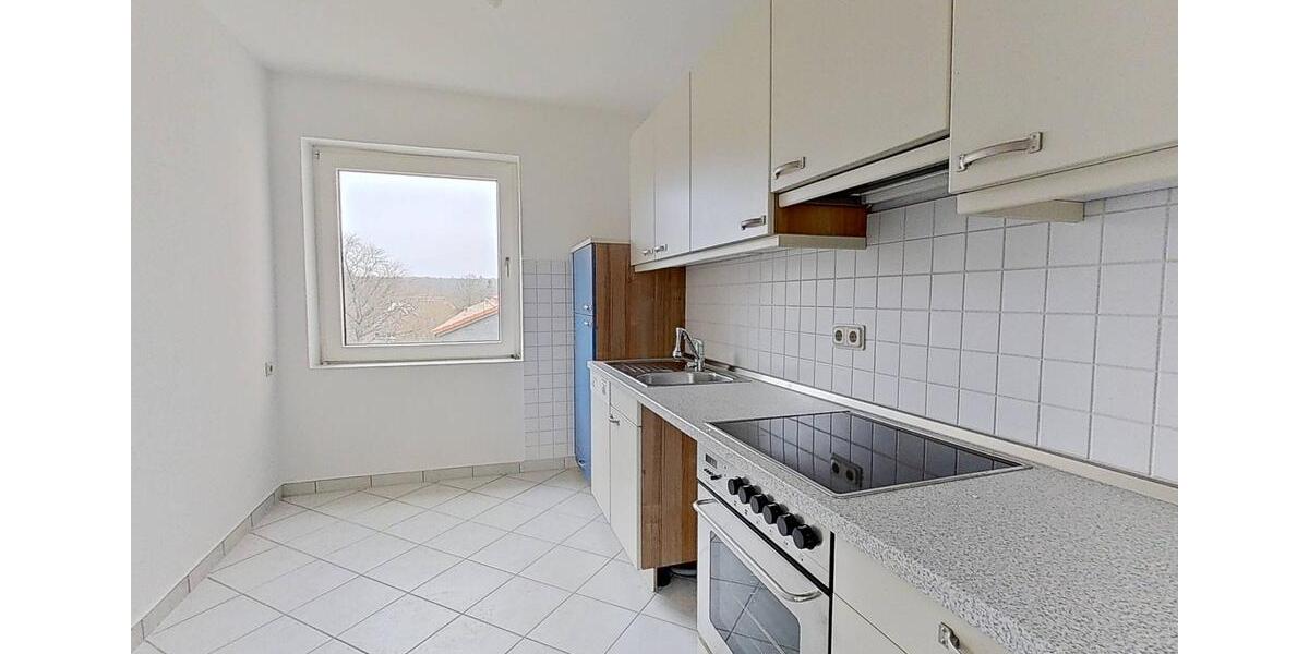 **Helle 2-Zimmer-Wohnung mit Einbauküche und Badewanne** 2 zimmer