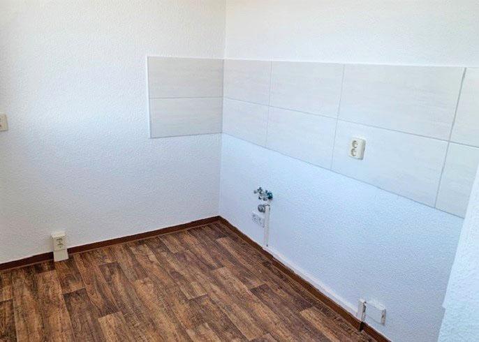 Bezugsfertige SingleWohnung mit saniertem Bad!
